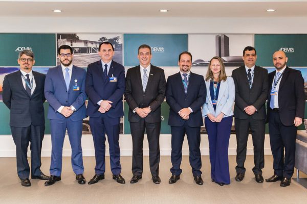 ADEMI-DF RECEBE DIRETORIA DA CAIXA E DISCUTE FUTURO DO MERCADO