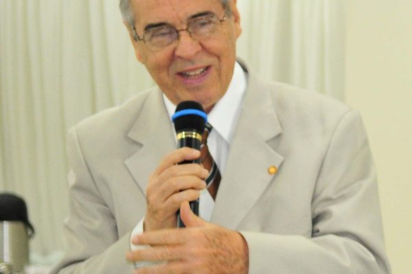 APAIXONADO PELO MERCADO IMOBILIÁRIO, WALTER LINHARES  DEIXA LEGADO NO FORTALECIMENTO DO SETOR