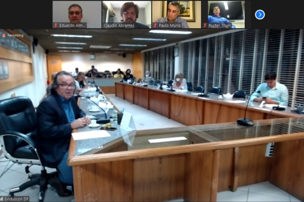 NO SINDUSCON-DF, PRESIDENTE DA CAF DISCUTE AGENDA LEGISLATIVA PARA 2021 E ADEMI DEFENDE APROVAÇÃO DA LUOS