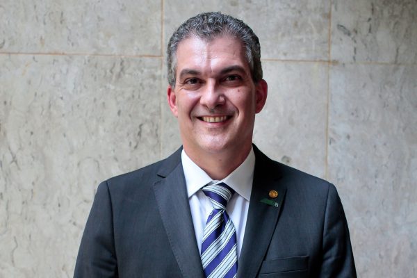 EDUARDO AROEIRA ALMEIDA É RECONDUZIDO POR UNANIMIDADE À PRESIDÊNCIA DA ADEMI DF