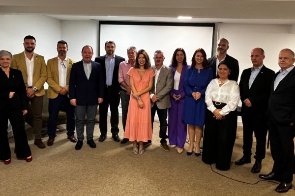 ADEMI DF discute oportunidades de negócios com empresários portugueses da Ilha da Madeira