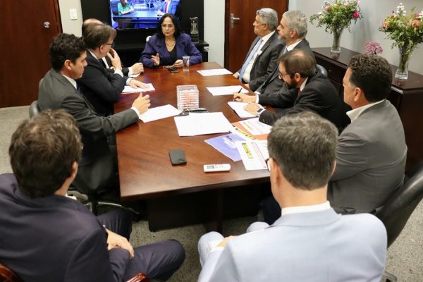 Entidades do DF e CBIC dialogam sobre regulamentação da Reforma Tributária no Senado