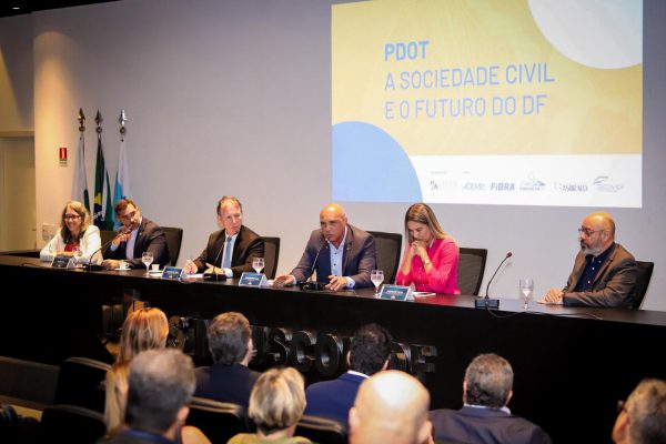 Presidente da CLDF renova compromisso com aprovação do PDOT em 2025