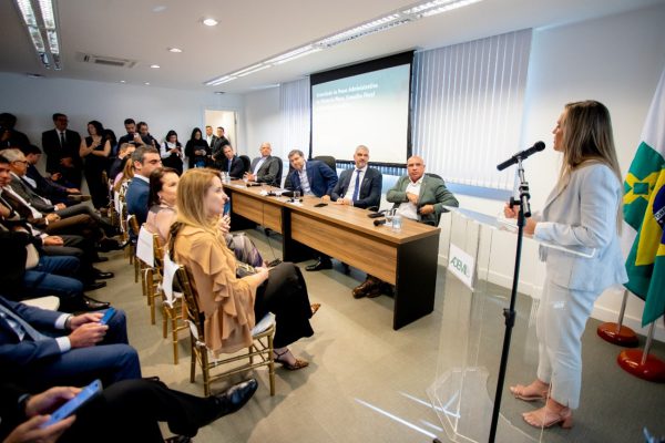 Autoridades do DF e dirigentes do setor produtivo prestigiam posse e reconhecem a importância da ADEMI DF