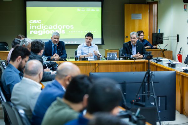 Alta dos juros pressiona setor da construção e desaceleração já é sentida no Centro-Oeste