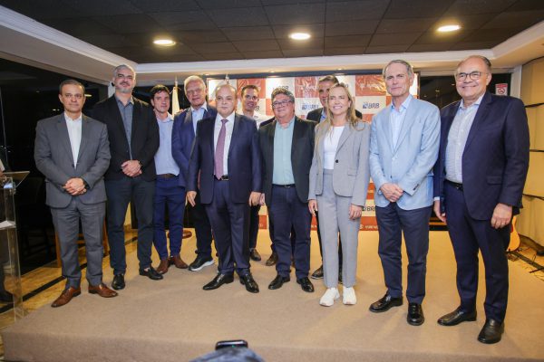Presidente da ADEMI DF participa de encontro com governador