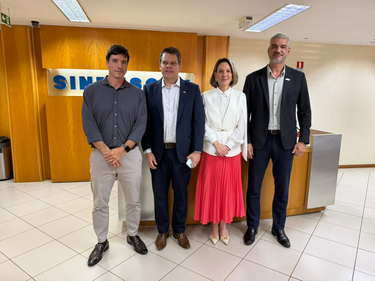 ADEMI DF e Sinduscon-DF discutem com nova diretoria da Neoenergia desafios do setor da construção